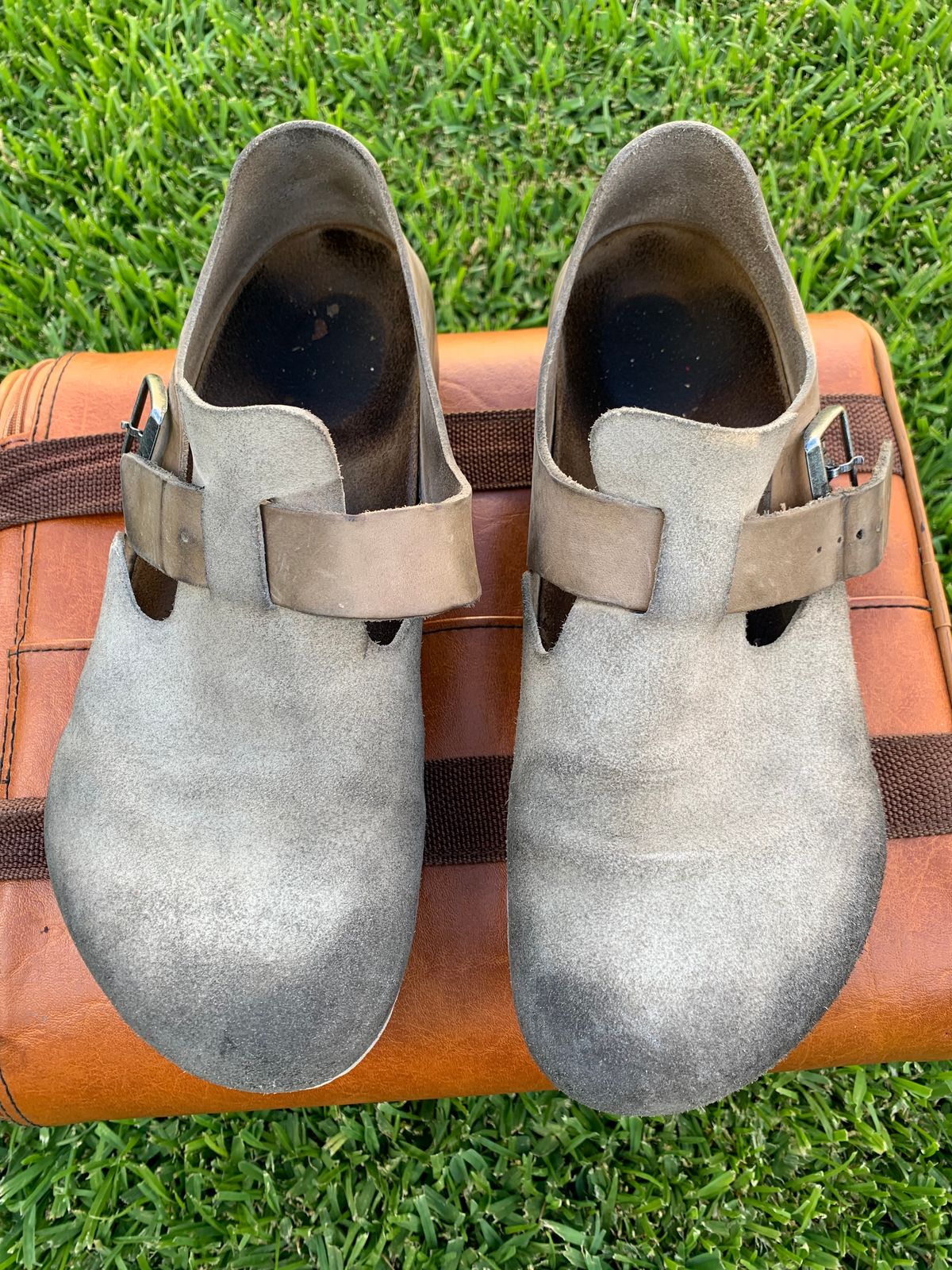 Photo by TheMorrie on January 4, 2023 of the Birkenstock London in Sandcastle Suede.
