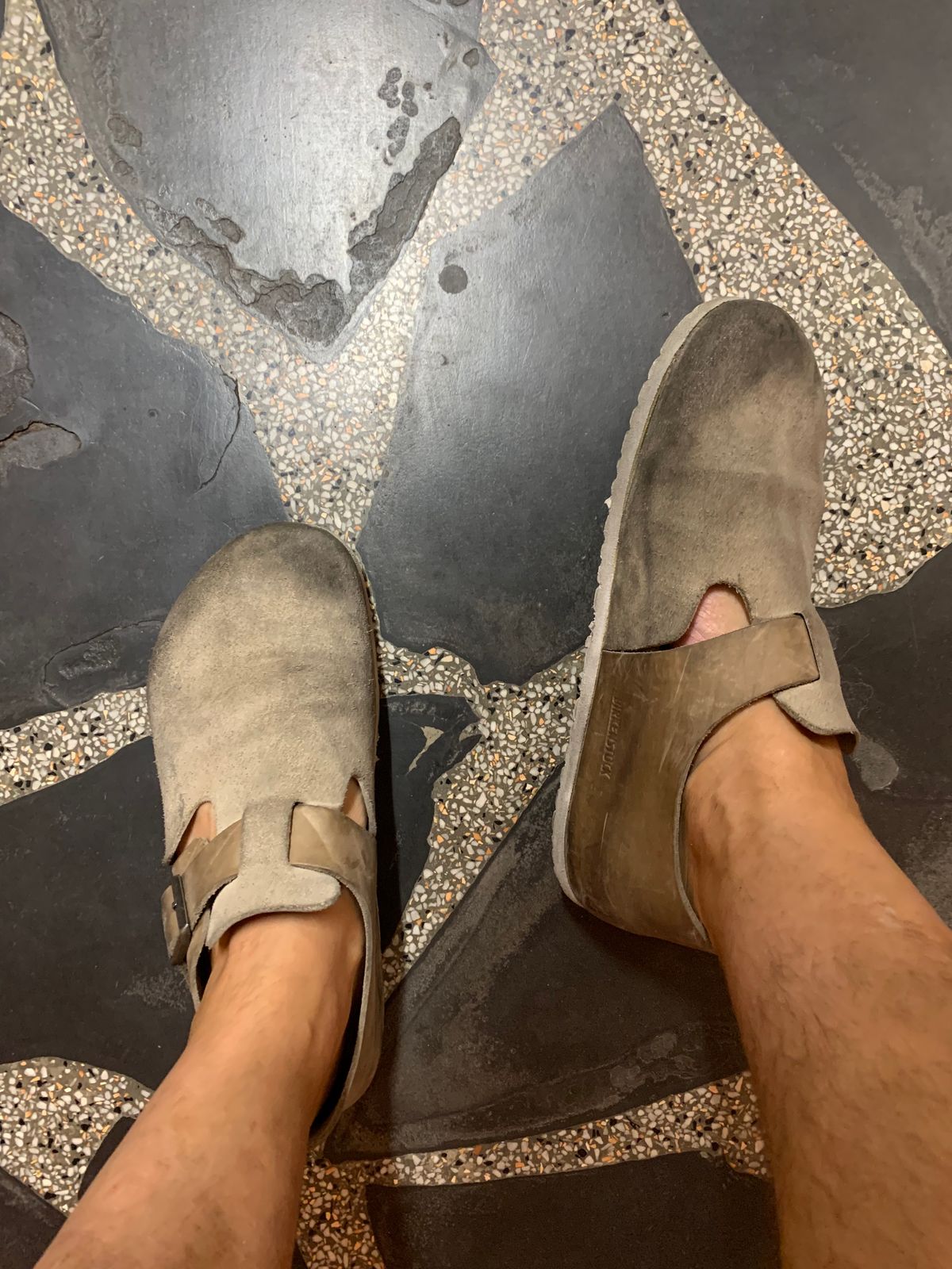 Photo by TheMorrie on March 5, 2023 of the Birkenstock London in Sandcastle Suede.