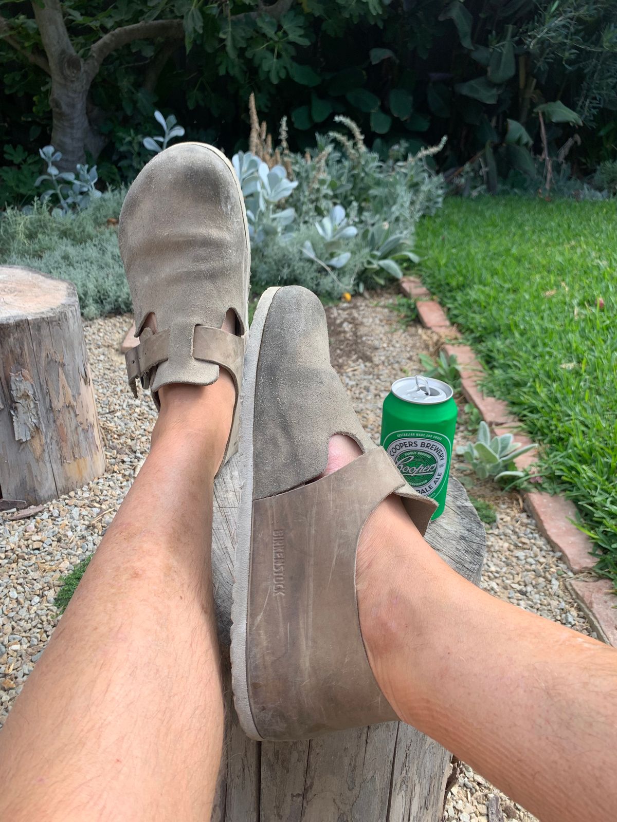 Photo by TheMorrie on April 6, 2023 of the Birkenstock London in Sandcastle Suede.