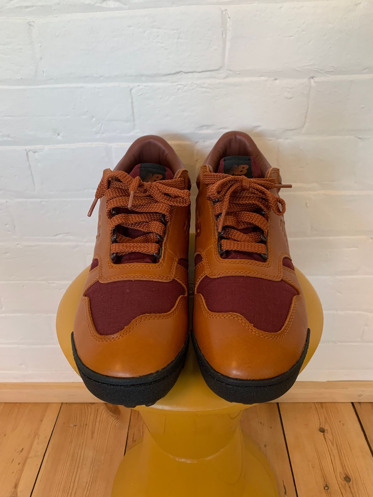 Photo by TheMorrie on October 2, 2024 of the New Balance Rainier in Unknown Natural Veg Tan.