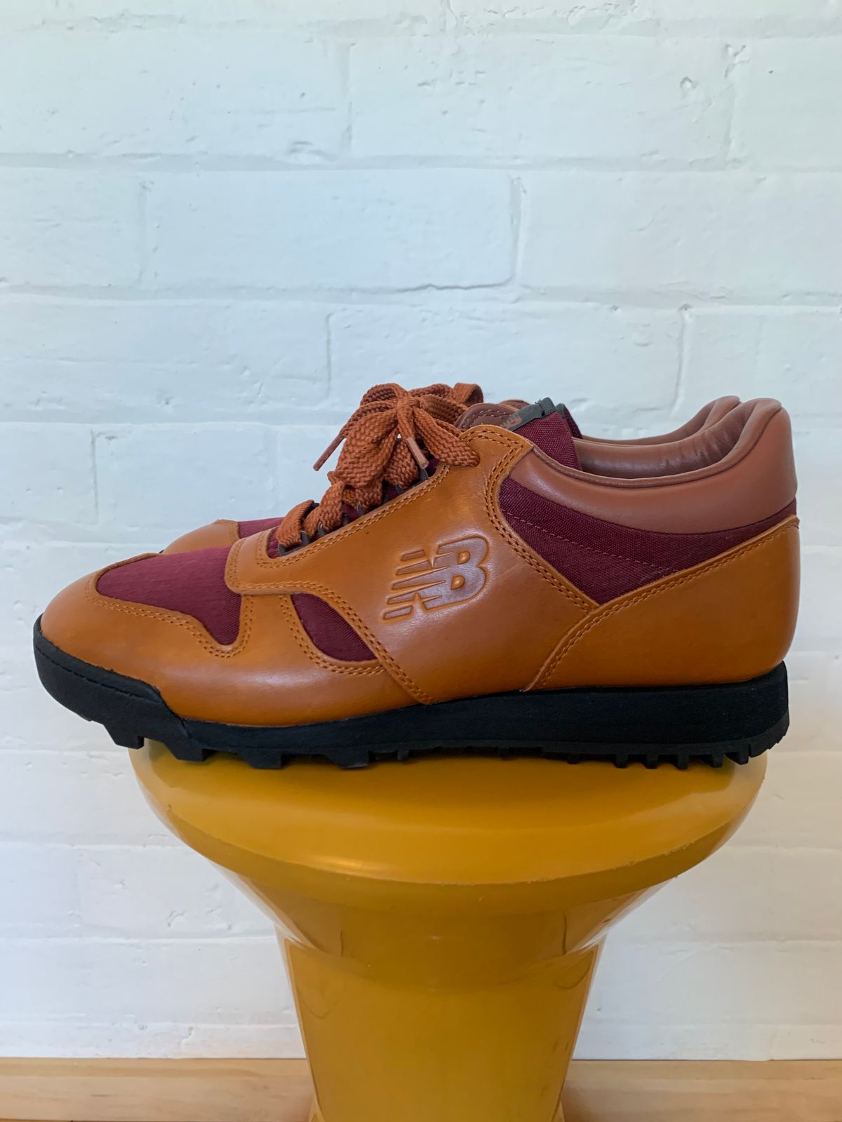 Photo by TheMorrie on October 2, 2024 of the New Balance Rainier in Unknown Natural Veg Tan.