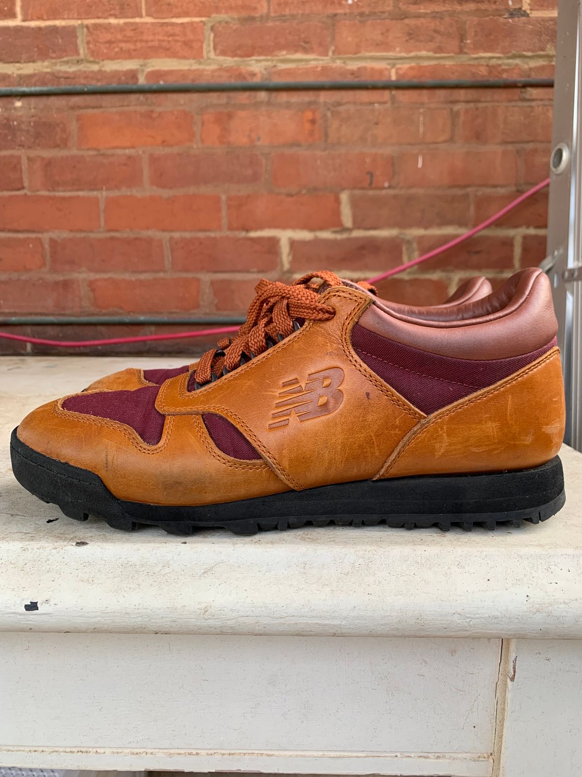 Photo by TheMorrie on November 5, 2024 of the New Balance Rainier in Unknown Natural Veg Tan.