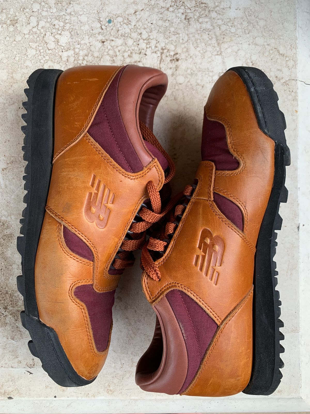 Photo by TheMorrie on November 5, 2024 of the New Balance Rainier in Unknown Natural Veg Tan.