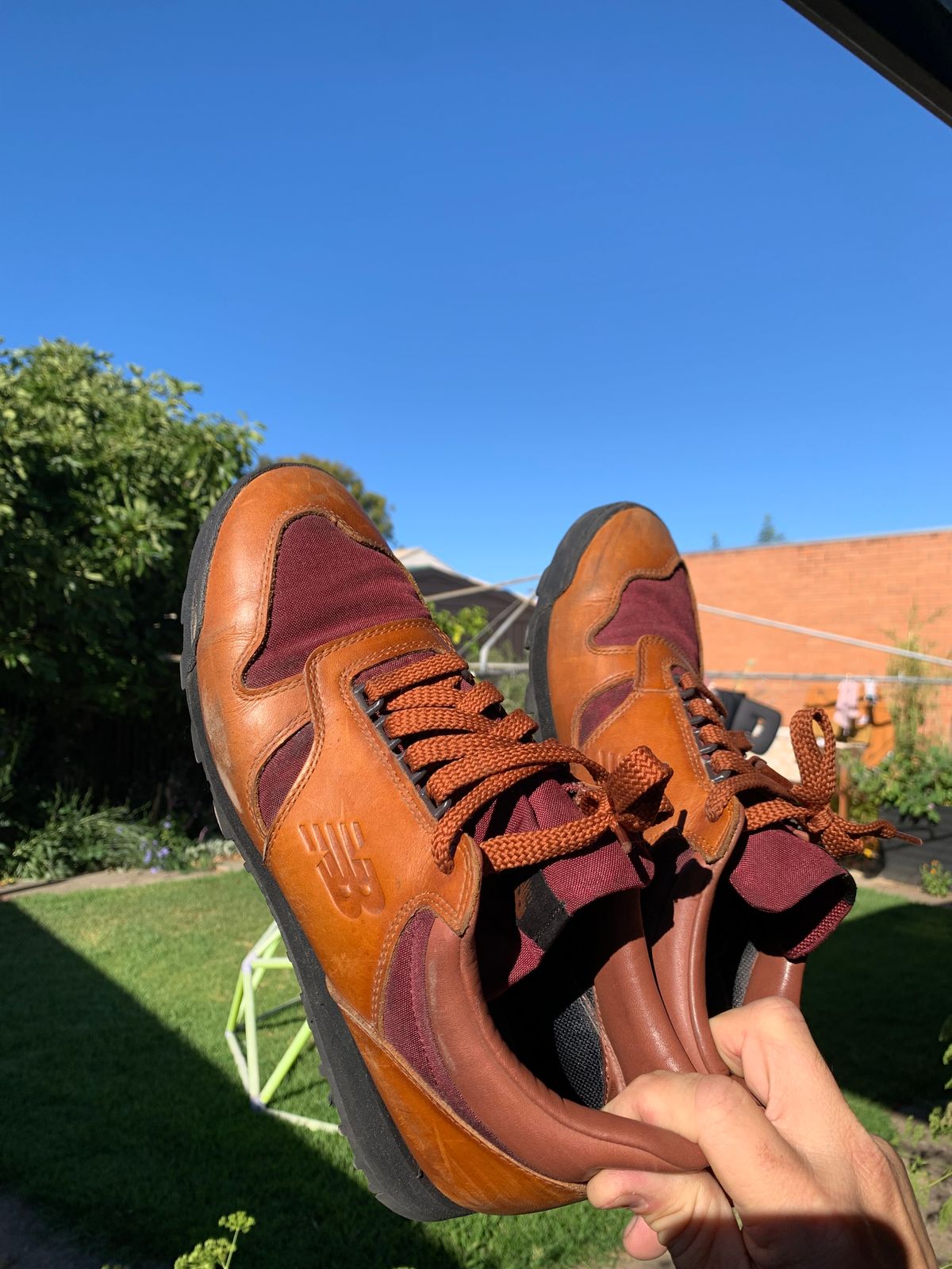 Photo by TheMorrie on December 3, 2024 of the New Balance Rainier in Unknown Natural Veg Tan.