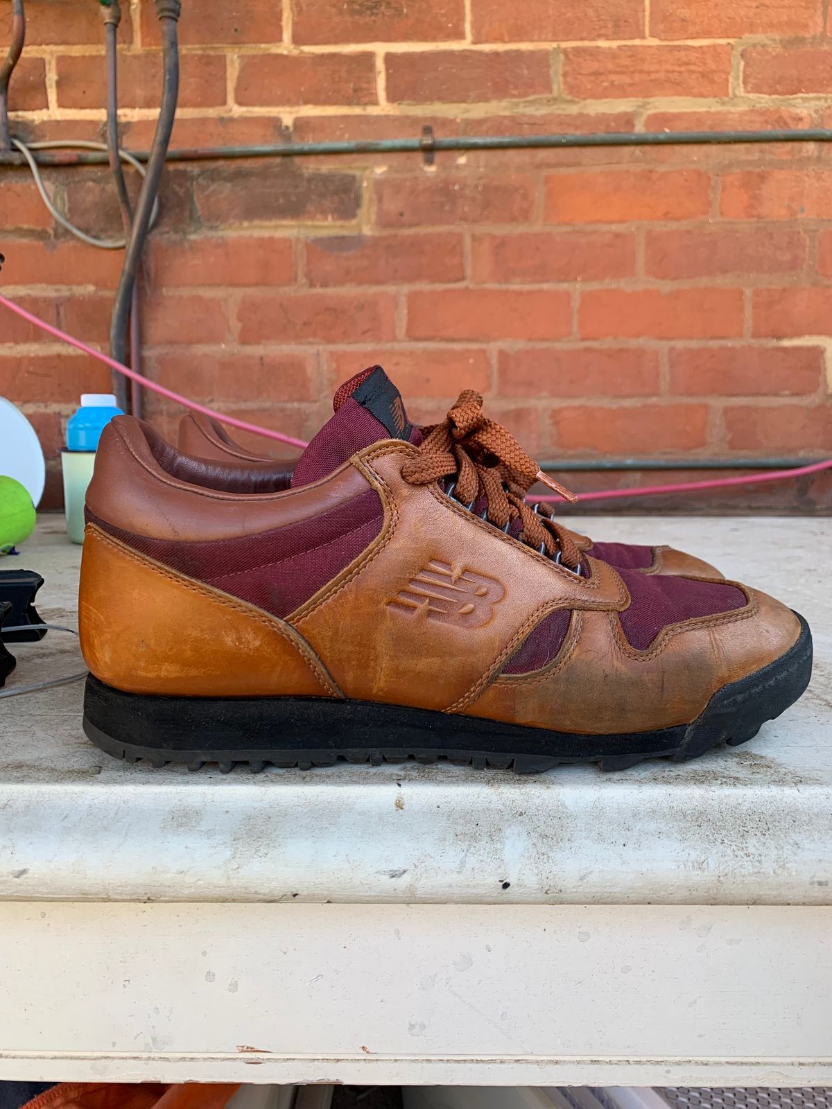 Photo by TheMorrie on December 3, 2024 of the New Balance Rainier in Unknown Natural Veg Tan.