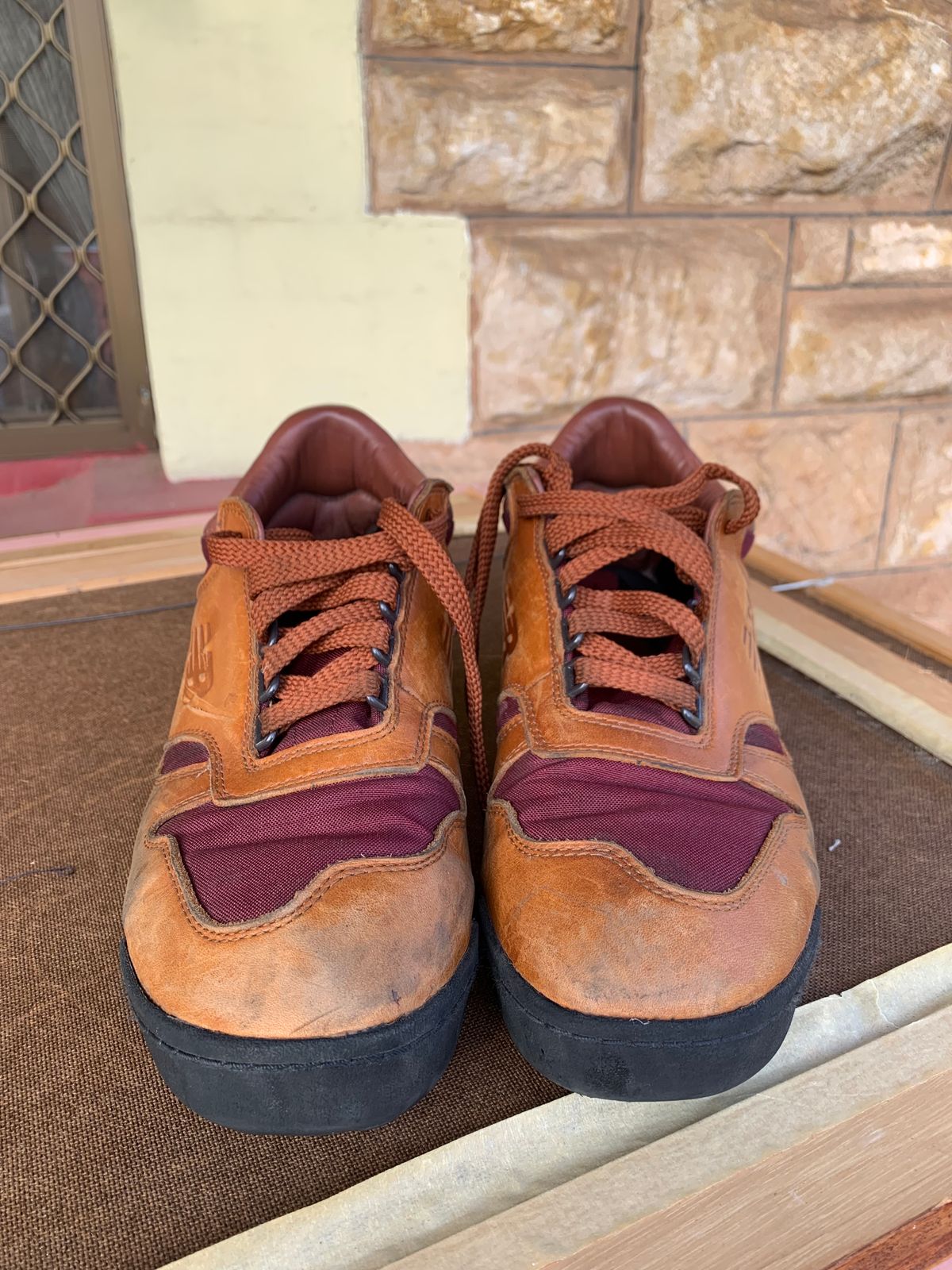 Photo by TheMorrie on March 5, 2025 of the New Balance Rainier in Unknown Natural Veg Tan.