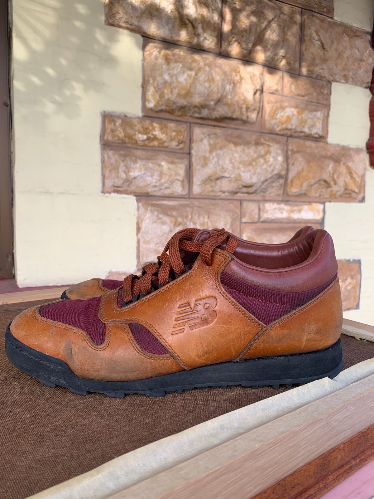 Photo by TheMorrie on March 5, 2025 of the New Balance Rainier in Unknown Natural Veg Tan.