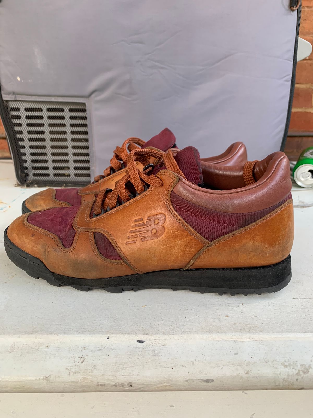 Photo by TheMorrie on April 6, 2025 of the New Balance Rainier in Unknown Natural Veg Tan.