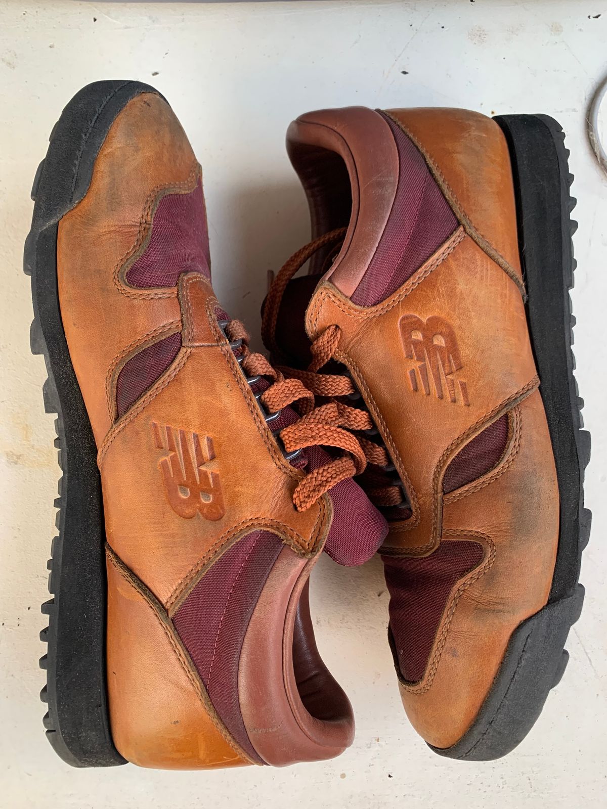 Photo by TheMorrie on April 6, 2025 of the New Balance Rainier in Unknown Natural Veg Tan.