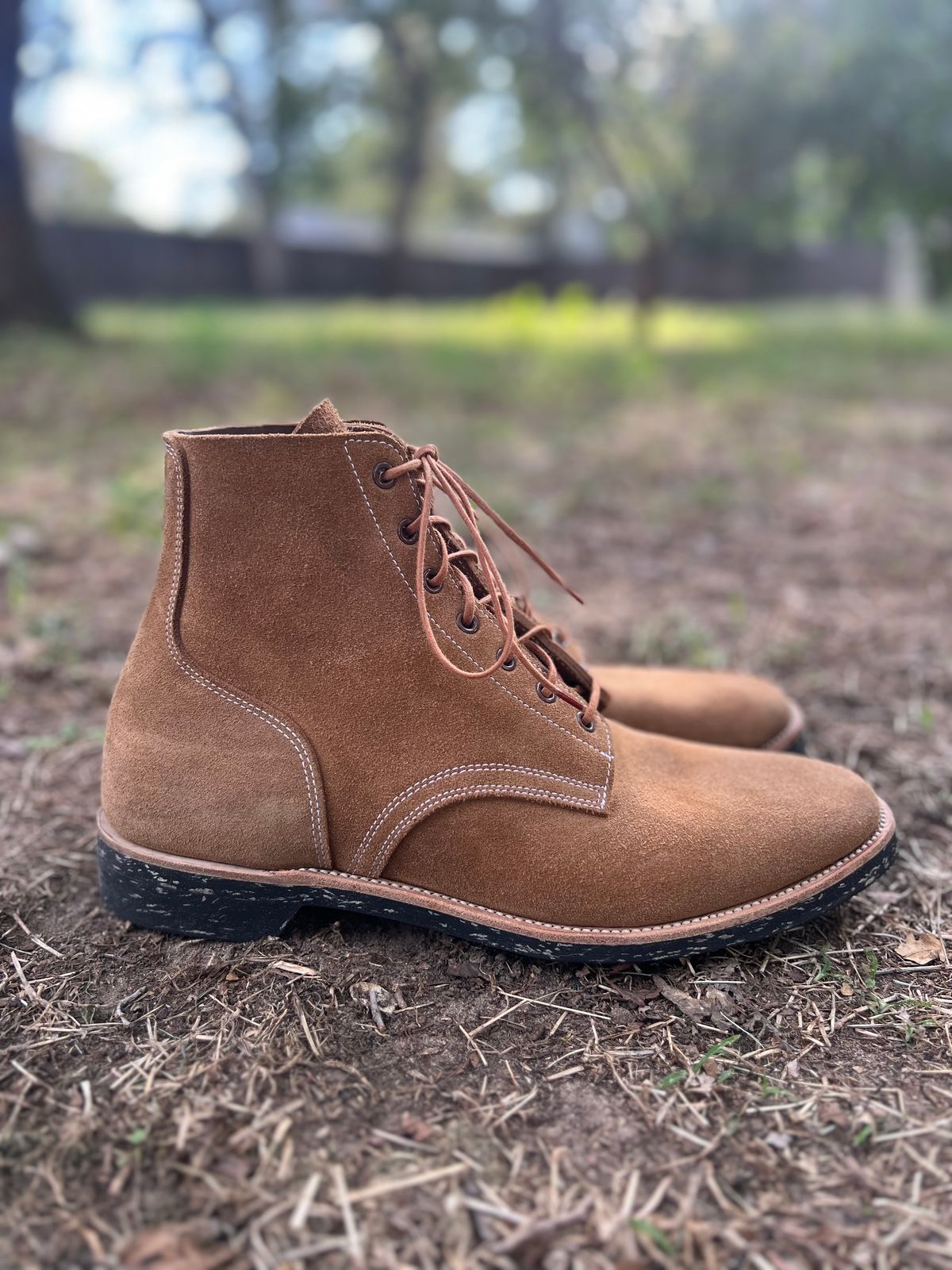 Photo by ermoyce on October 1, 2025 of the Luosjiet M1944 Boondoker in Tan Oiled Nubuck Reverse.