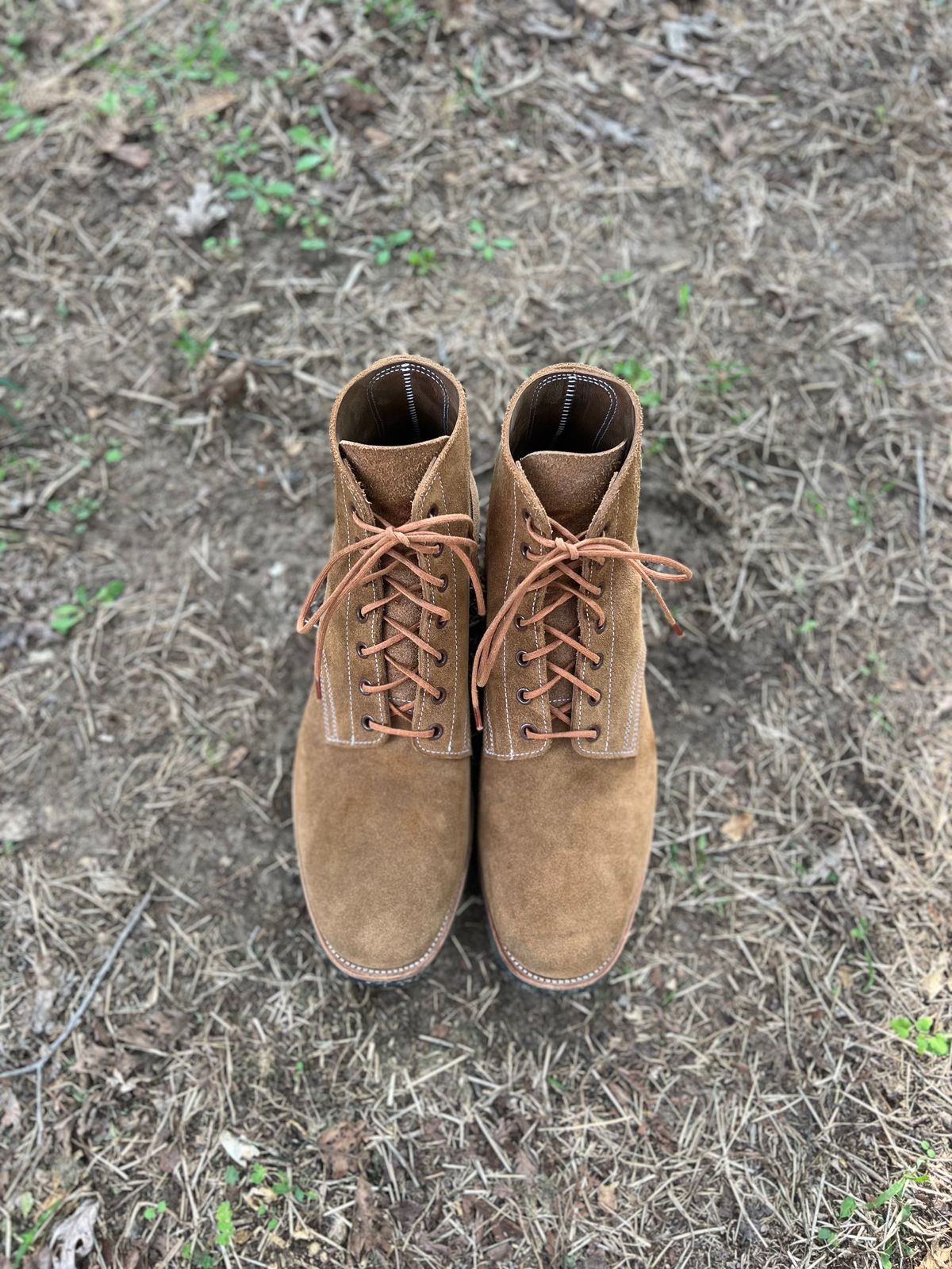 Photo by ermoyce on October 1, 2025 of the Luosjiet M1944 Boondoker in Tan Oiled Nubuck Reverse.