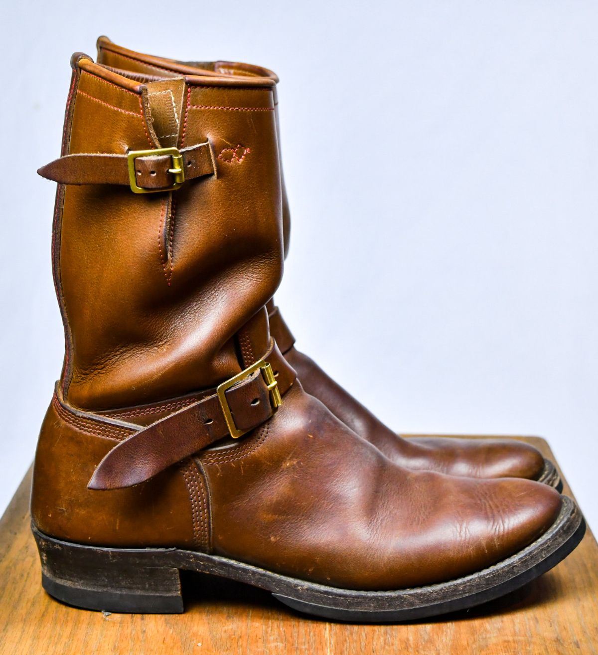 Photo by ermoyce on March 4, 2024 of the Role Club Engineer Boots in Dark Olive Steerhide.