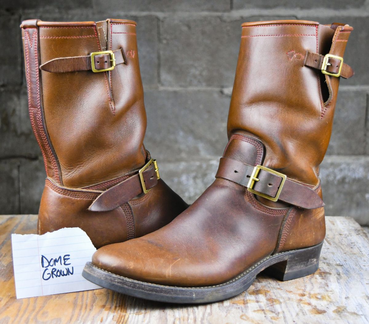 Photo by ermoyce on November 3, 2023 of the Role Club Engineer Boots in Dark Olive Steerhide.