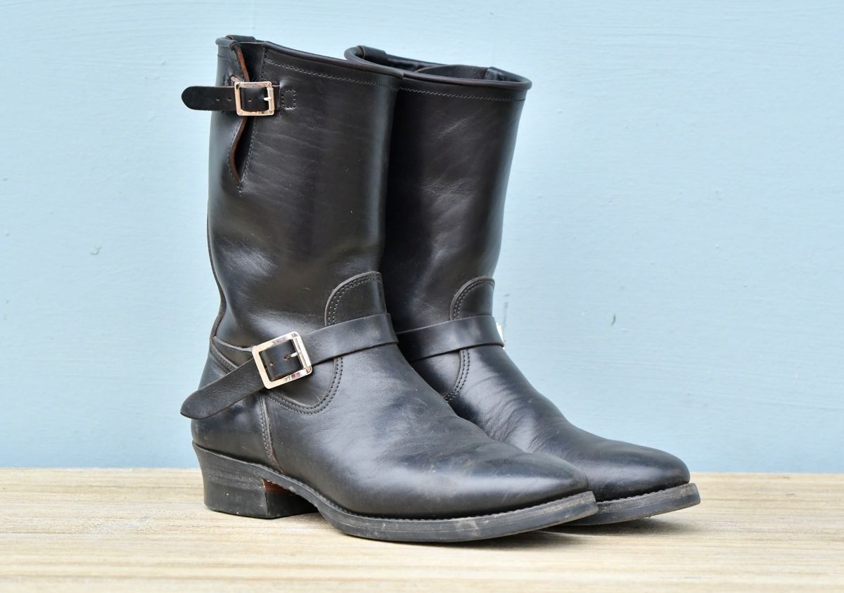 Photo by ermoyce on January 2, 2023 of the Attractions BILTBUCK Engineer Boots in Black Italian Horsebutt.