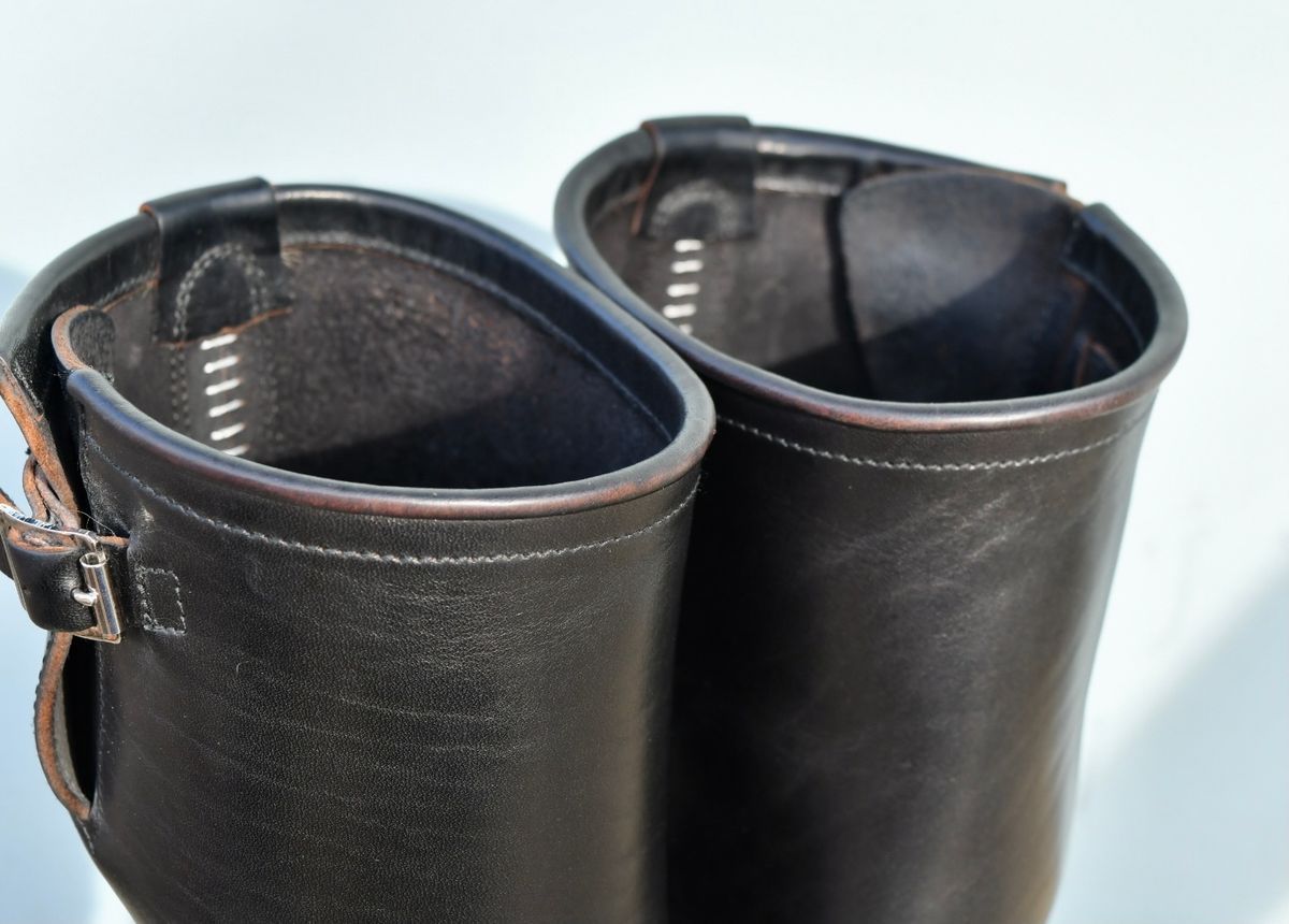 Photo by ermoyce on January 6, 2023 of the Attractions BILTBUCK Engineer Boots in Black Italian Horsebutt.