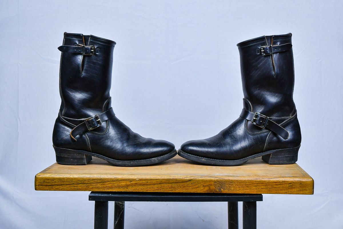 Photo by ermoyce on January 13, 2023 of the Attractions BILTBUCK Engineer Boots in Black Italian Horsebutt.
