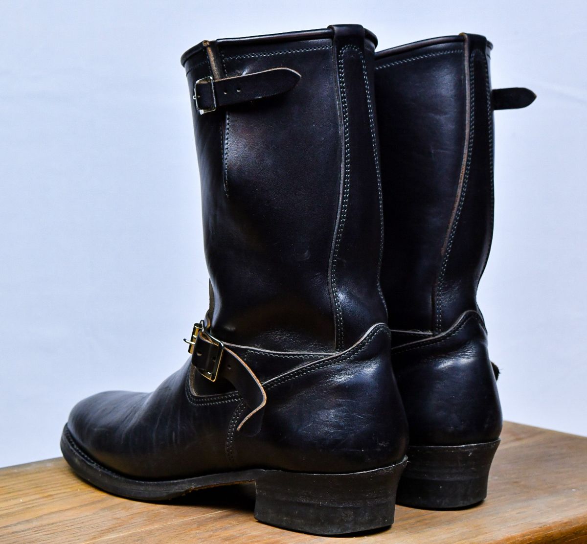 Photo by ermoyce on January 13, 2023 of the Attractions BILTBUCK Engineer Boots in Black Italian Horsebutt.