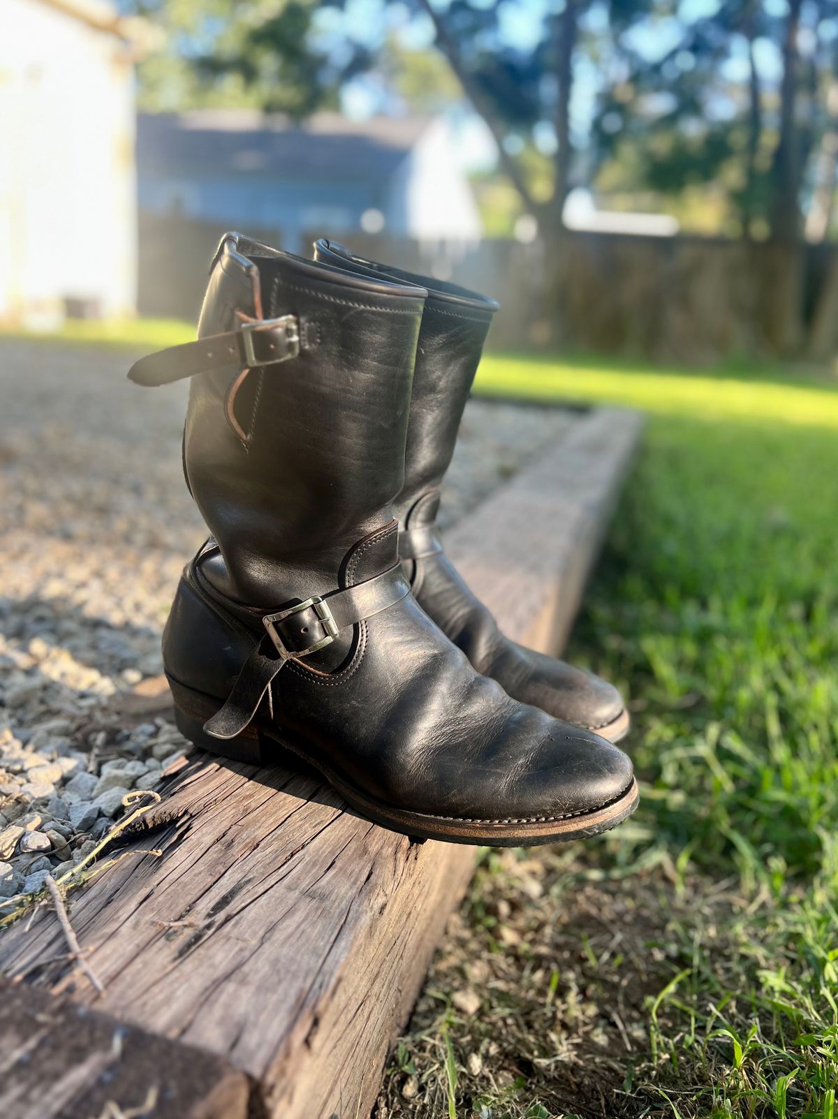 Photo by ermoyce on July 29, 2025 of the Attractions BILTBUCK Engineer Boots in Black Italian Horsebutt.