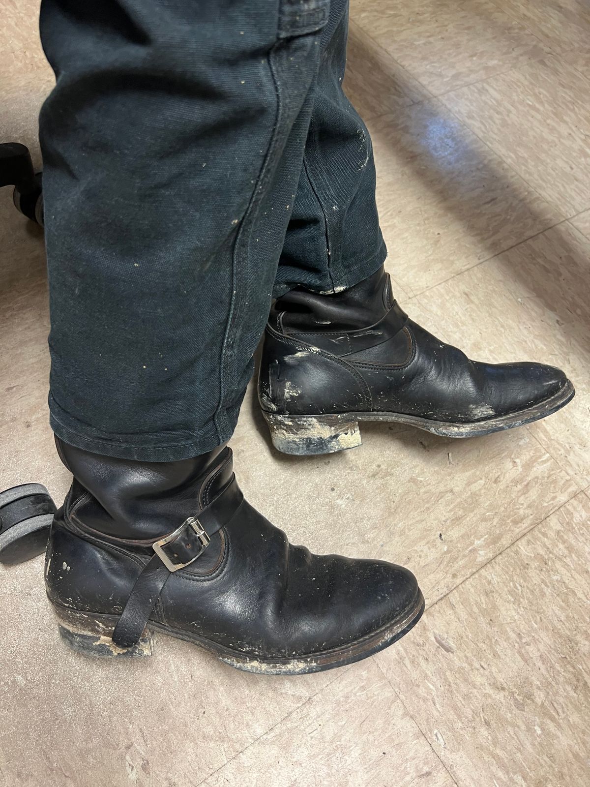 Photo by ermoyce on August 28, 2025 of the Attractions BILTBUCK Engineer Boots in Black Italian Horsebutt.