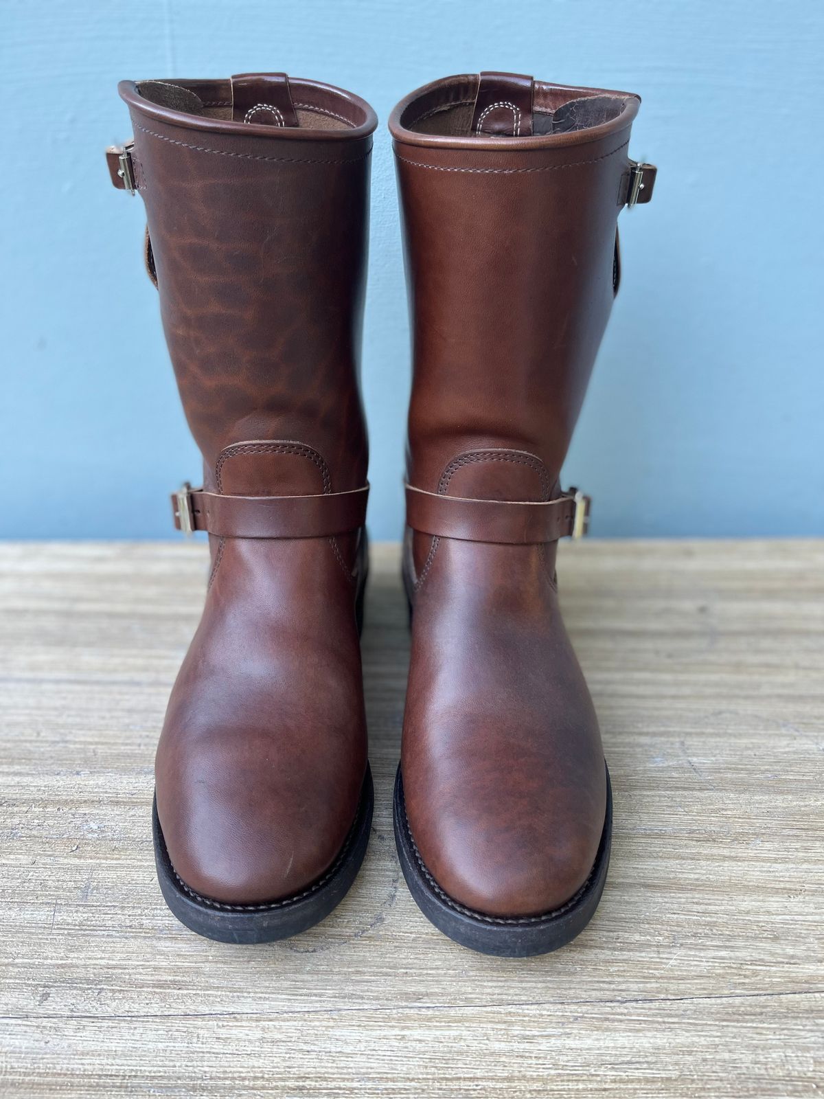 Photo by ermoyce on October 2, 2022 of the Attractions BILTBUCK Engineer Boots in Brown Italian Horsebutt.