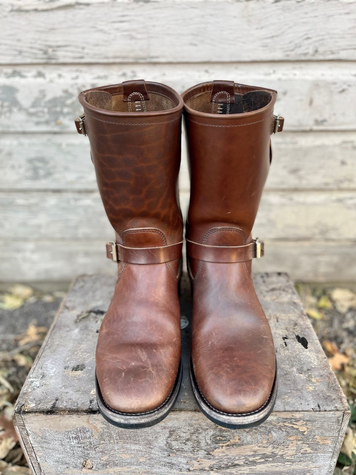 Photo by ermoyce on November 2, 2022 of the Attractions BILTBUCK Engineer Boots in Brown Italian Horsebutt.
