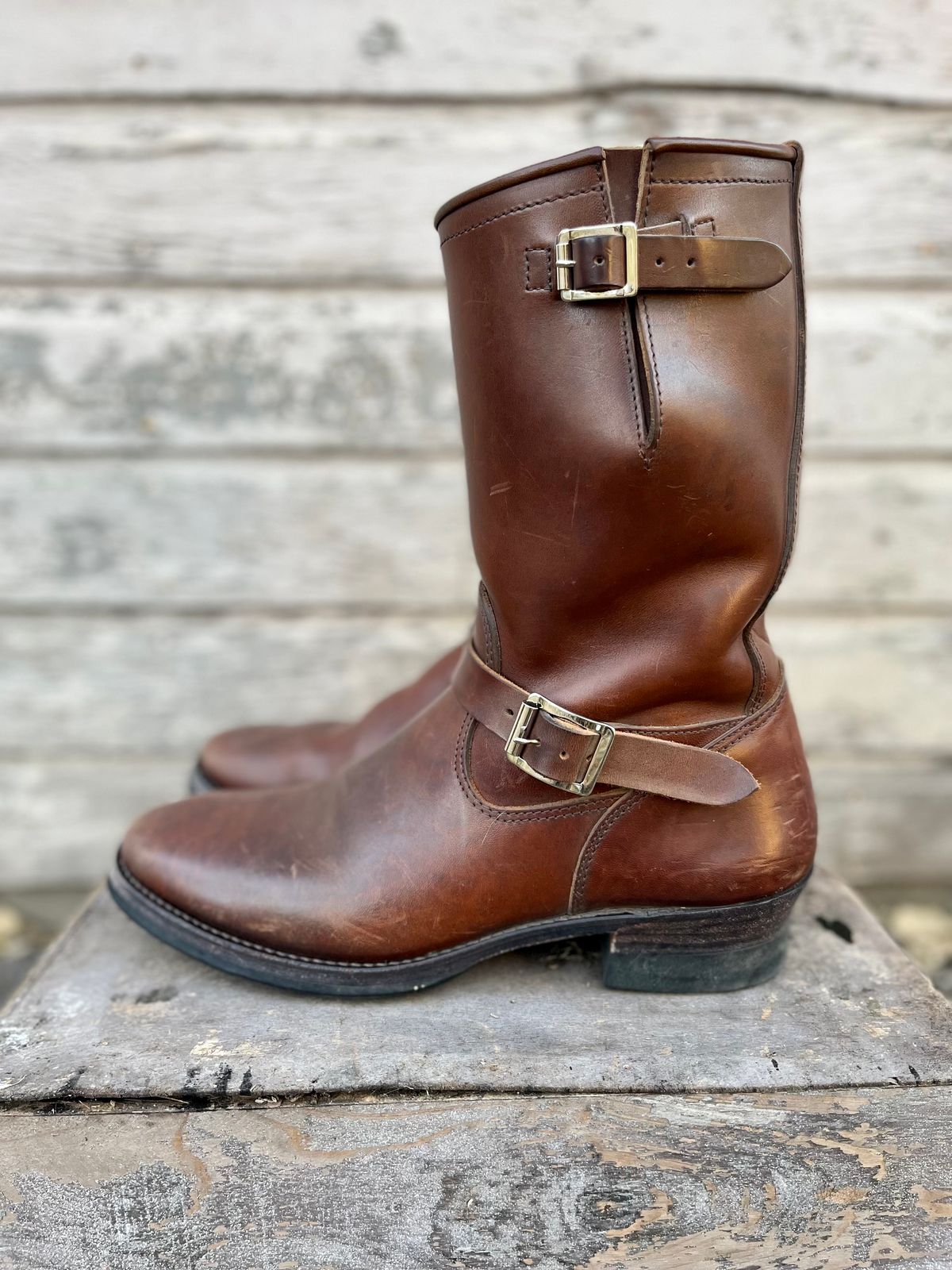 Photo by ermoyce on November 2, 2022 of the Attractions BILTBUCK Engineer Boots in Brown Italian Horsebutt.