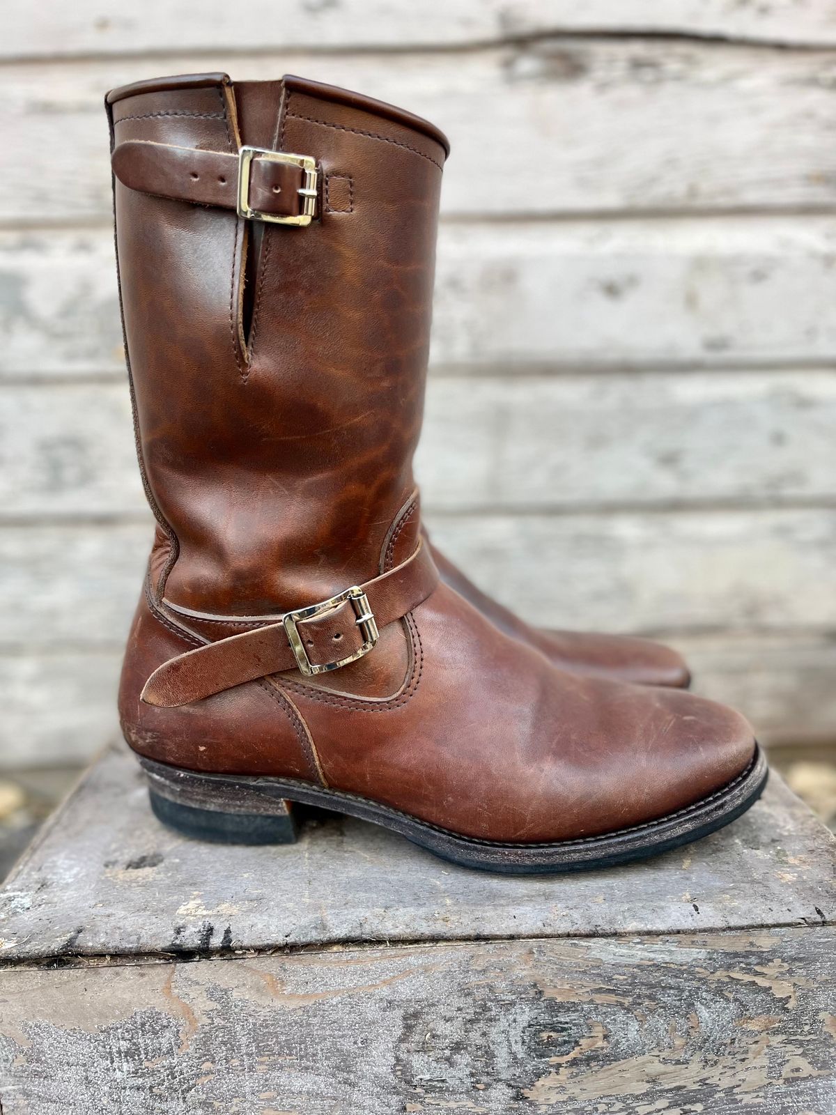 Photo by ermoyce on November 2, 2022 of the Attractions BILTBUCK Engineer Boots in Brown Italian Horsebutt.