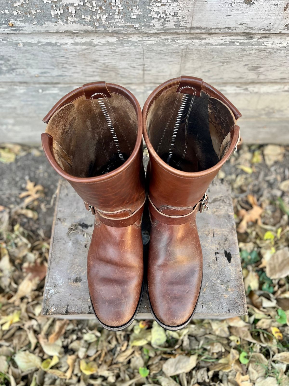 Photo by ermoyce on November 2, 2022 of the Attractions BILTBUCK Engineer Boots in Brown Italian Horsebutt.