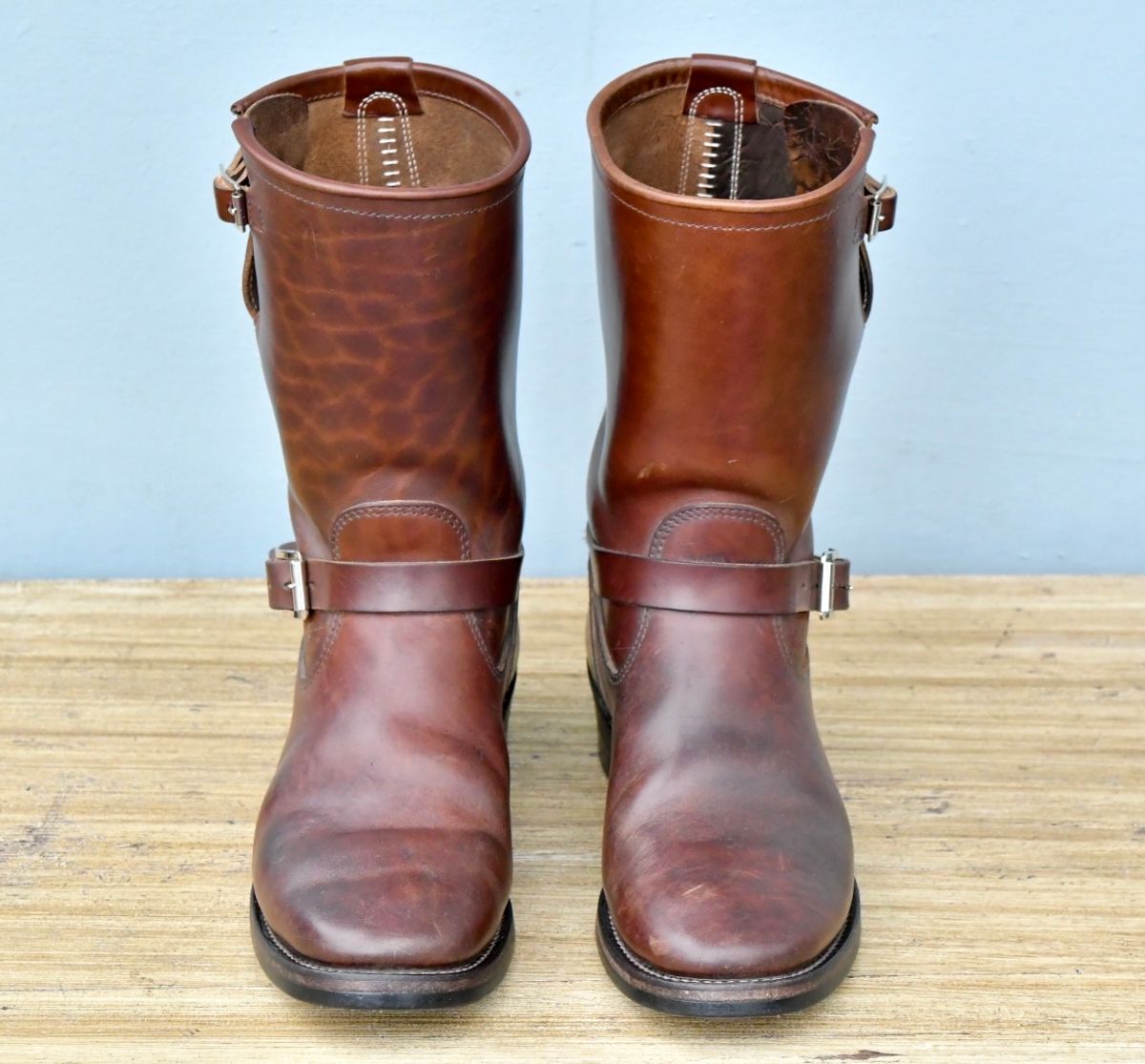 Photo by ermoyce on January 3, 2023 of the Attractions BILTBUCK Engineer Boots in Brown Italian Horsebutt.