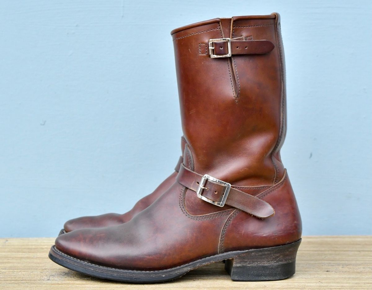 Photo by ermoyce on January 3, 2023 of the Attractions BILTBUCK Engineer Boots in Brown Italian Horsebutt.
