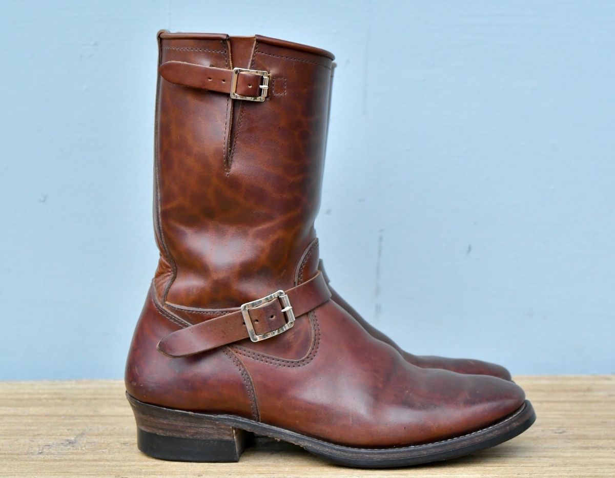 Photo by ermoyce on January 3, 2023 of the Attractions BILTBUCK Engineer Boots in Brown Italian Horsebutt.