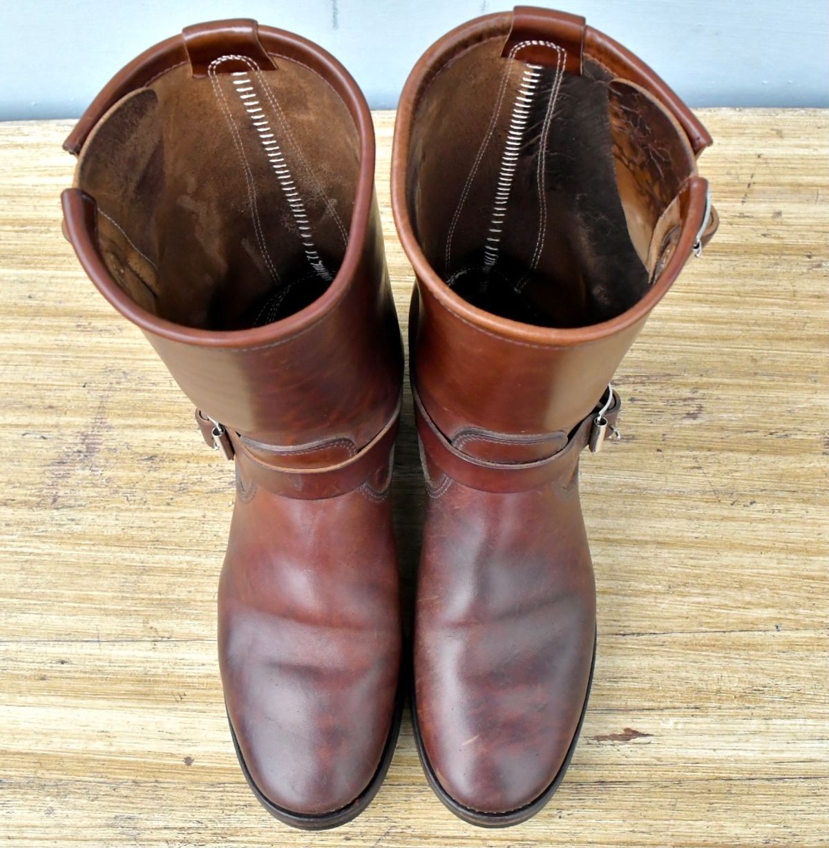 Photo by ermoyce on January 3, 2023 of the Attractions BILTBUCK Engineer Boots in Brown Italian Horsebutt.