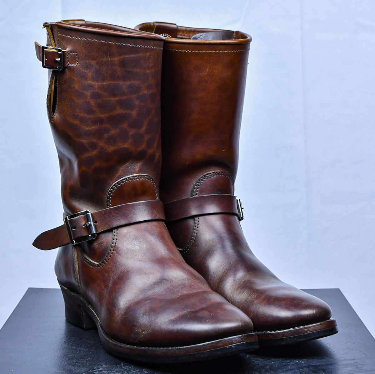 Photo by ermoyce on January 12, 2023 of the Attractions BILTBUCK Engineer Boots in Brown Italian Horsebutt.