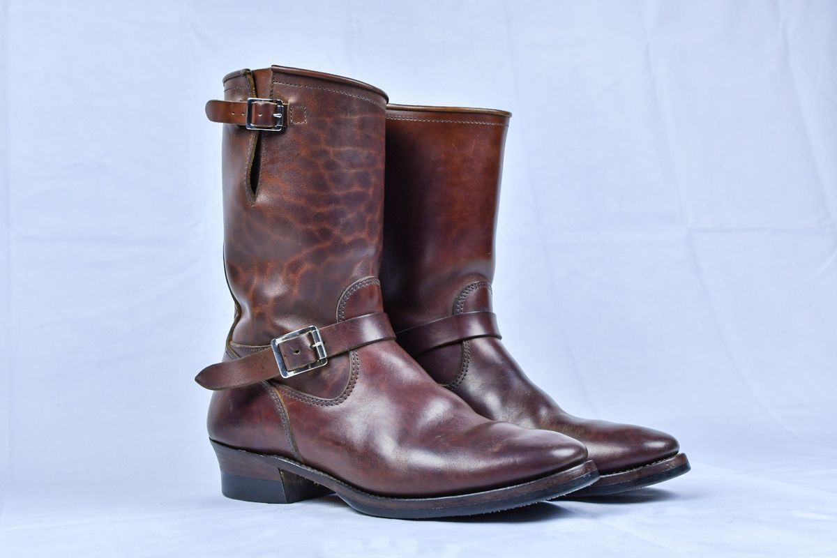 Photo by ermoyce on January 12, 2023 of the Attractions BILTBUCK Engineer Boots in Brown Italian Horsebutt.