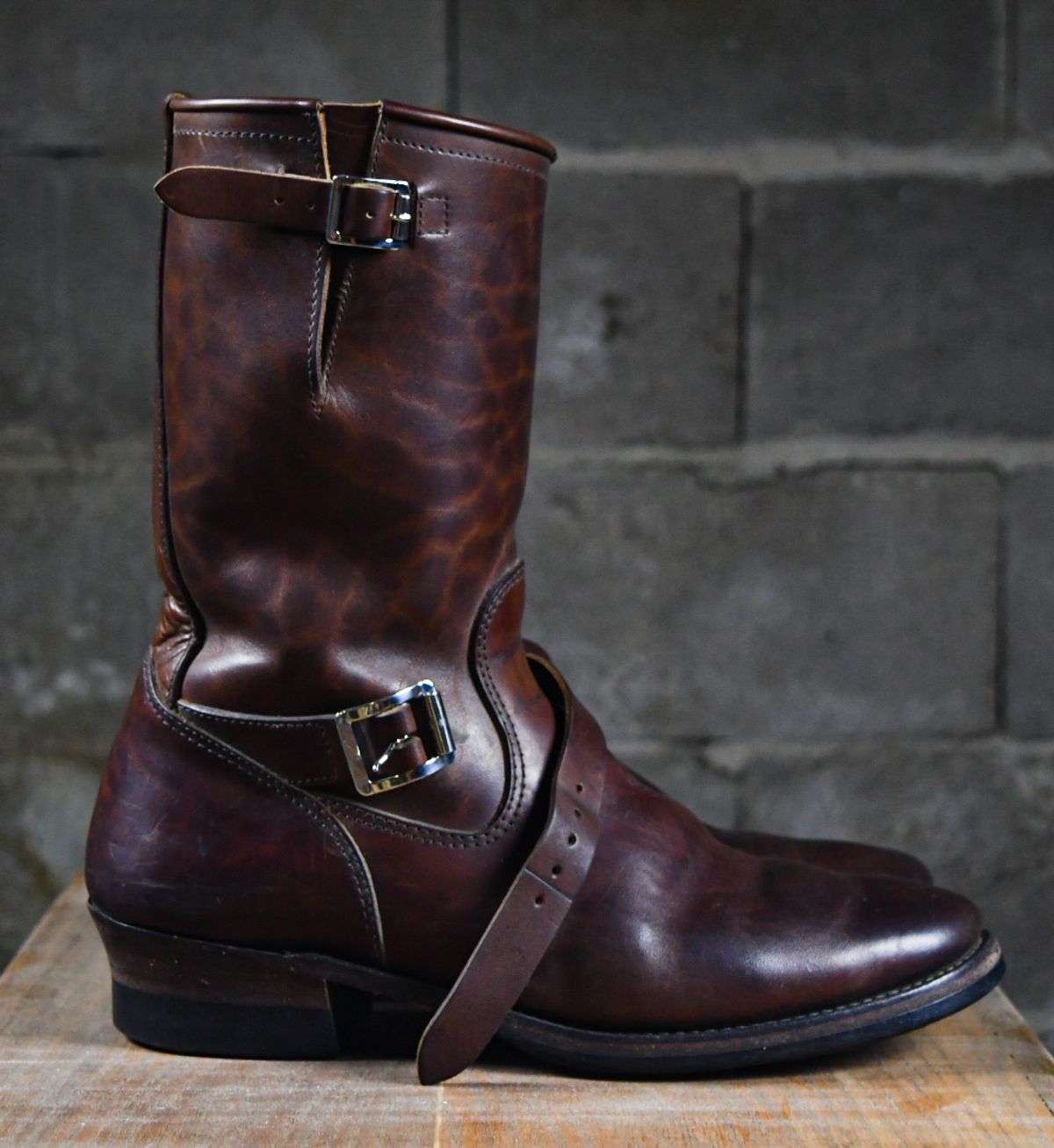 Photo by ermoyce on February 3, 2023 of the Attractions BILTBUCK Engineer Boots in Brown Italian Horsebutt.