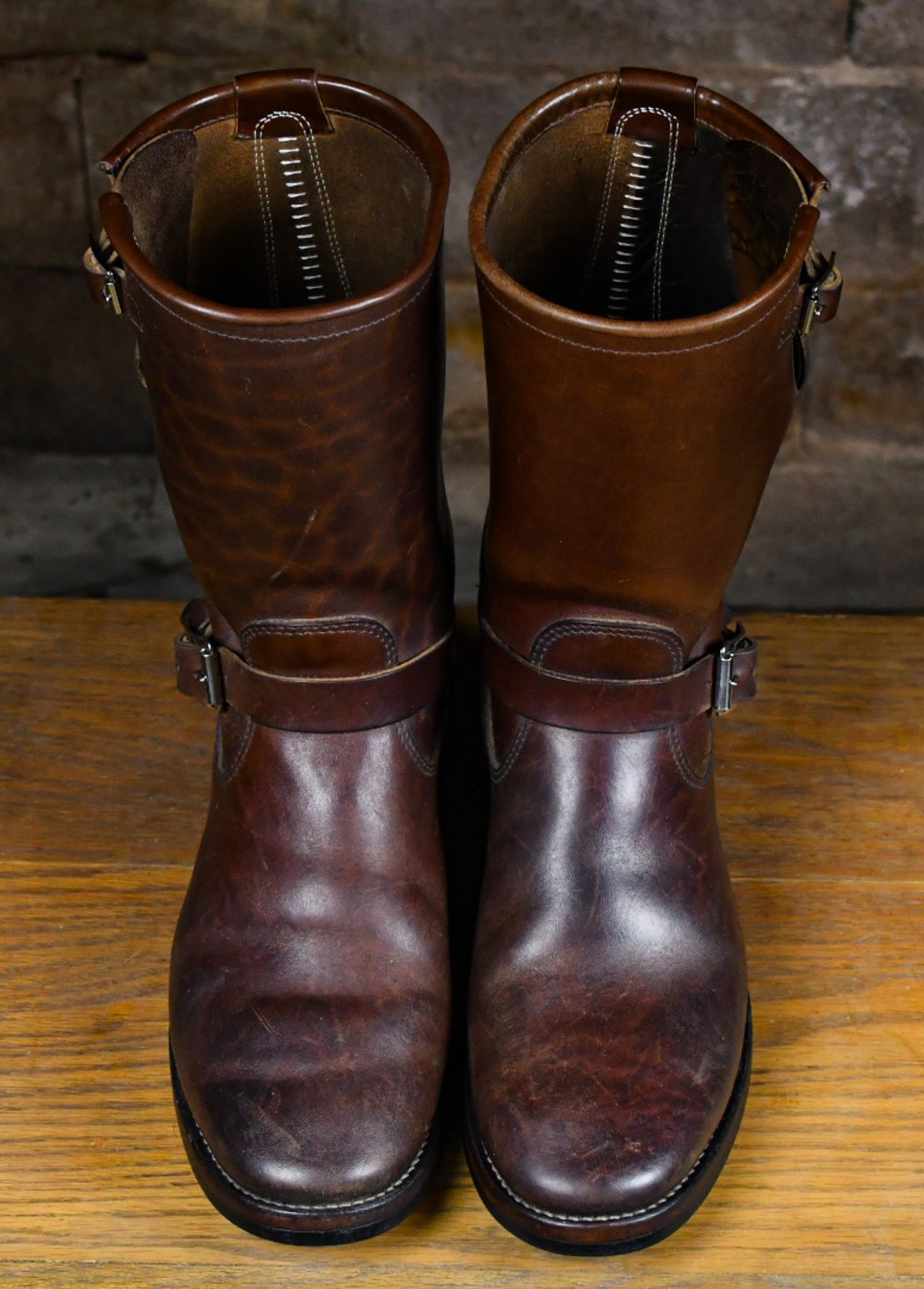 Photo by ermoyce on March 6, 2023 of the Attractions BILTBUCK Engineer Boots in Brown Italian Horsebutt.