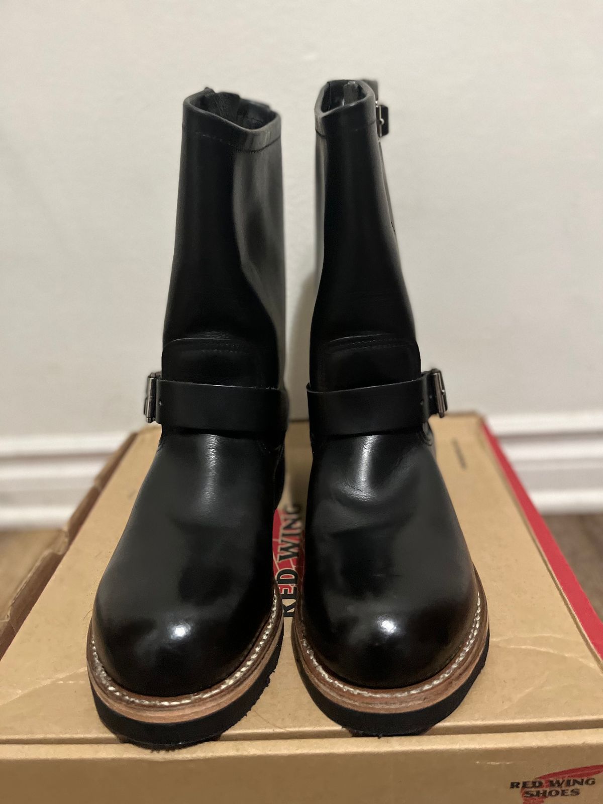 Photo by aldrhelios on October 3, 2022 of the Red Wing Unlisted Model in Horween Black Chromexcel.