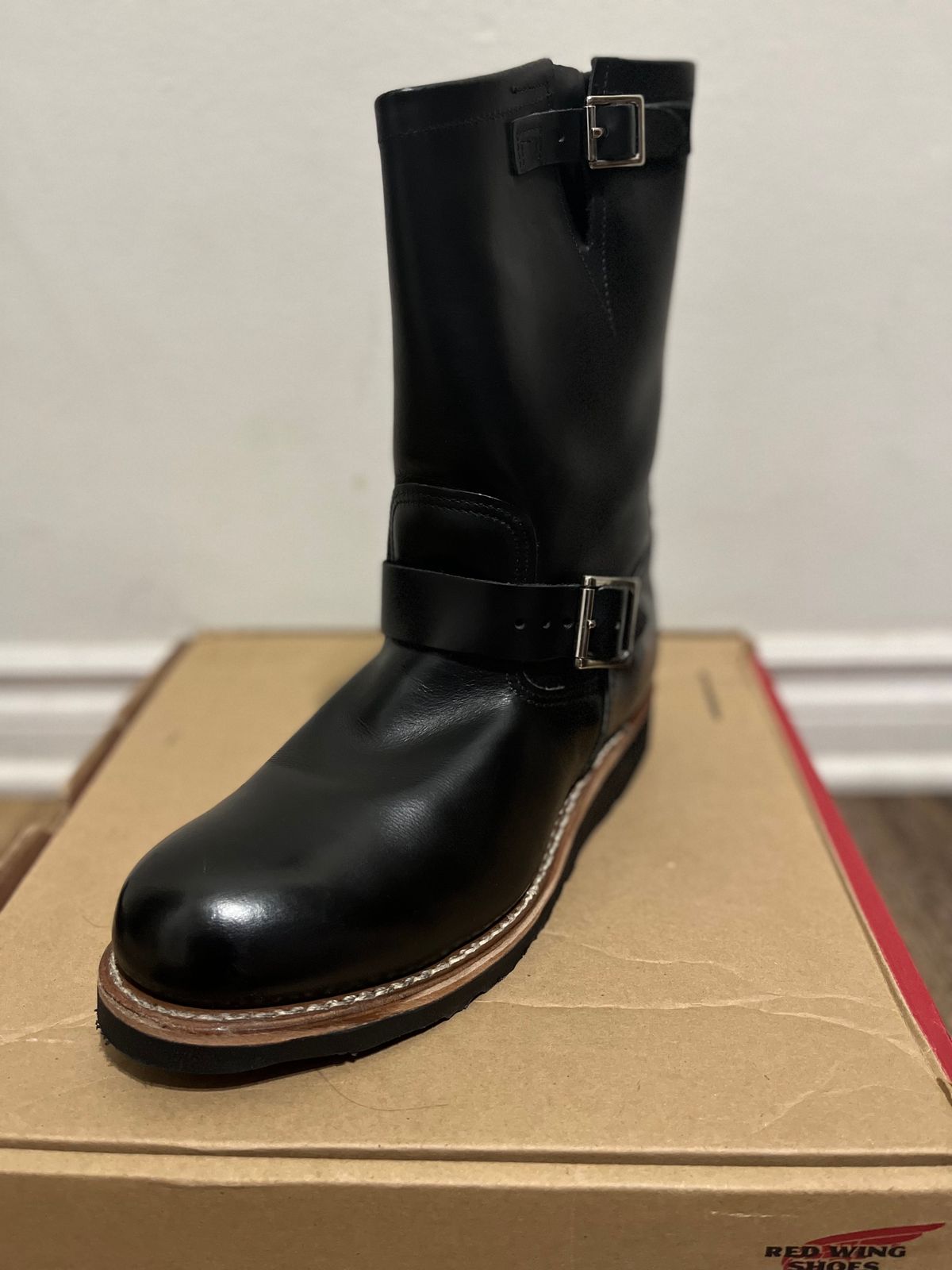Photo by aldrhelios on October 3, 2022 of the Red Wing Unlisted Model in Horween Black Chromexcel.