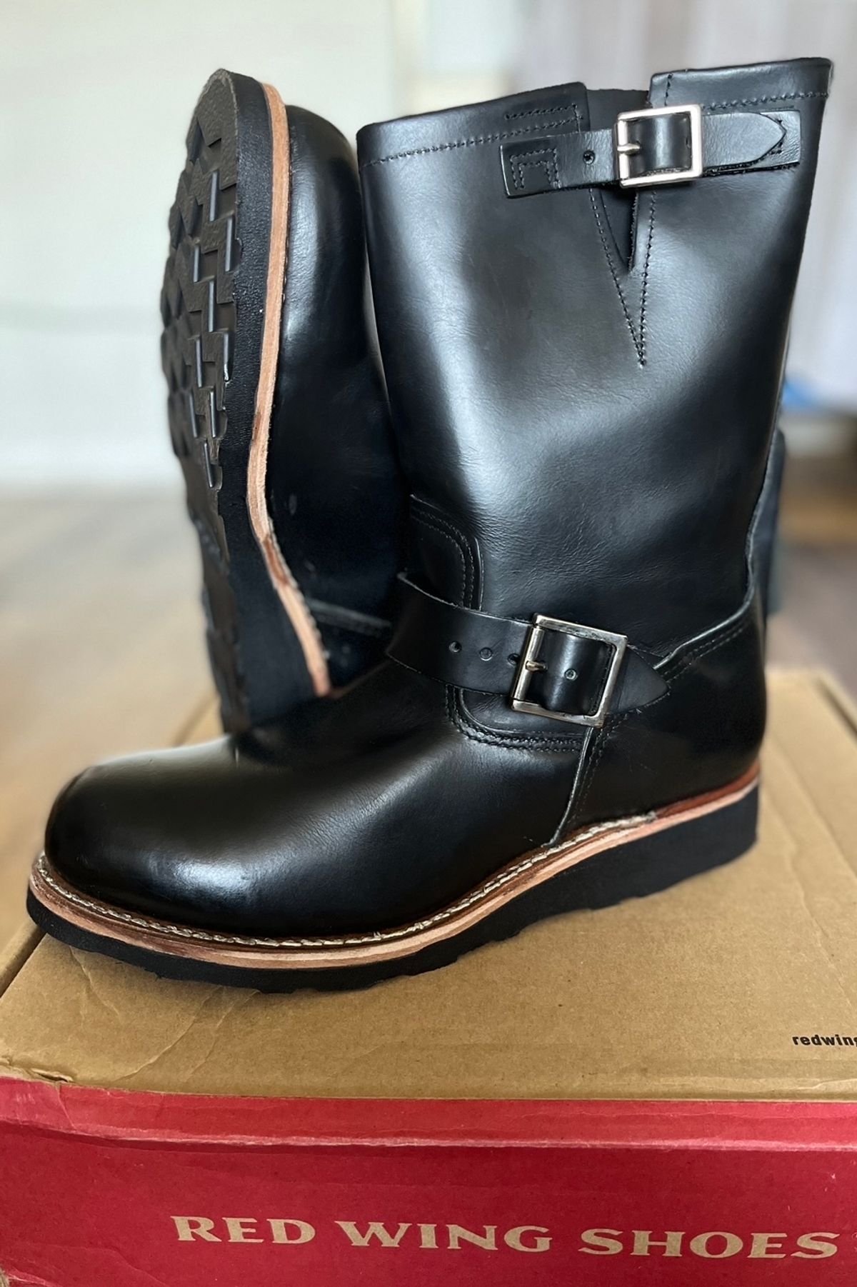 Photo by aldrhelios on October 3, 2022 of the Red Wing Unlisted Model in Horween Black Chromexcel.