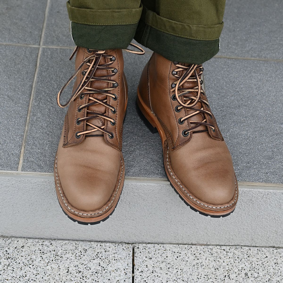 Photo by vasuki_design on November 2, 2023 of the White's MP-Sherman Plain Toe in Horween Natural Chromexcel.