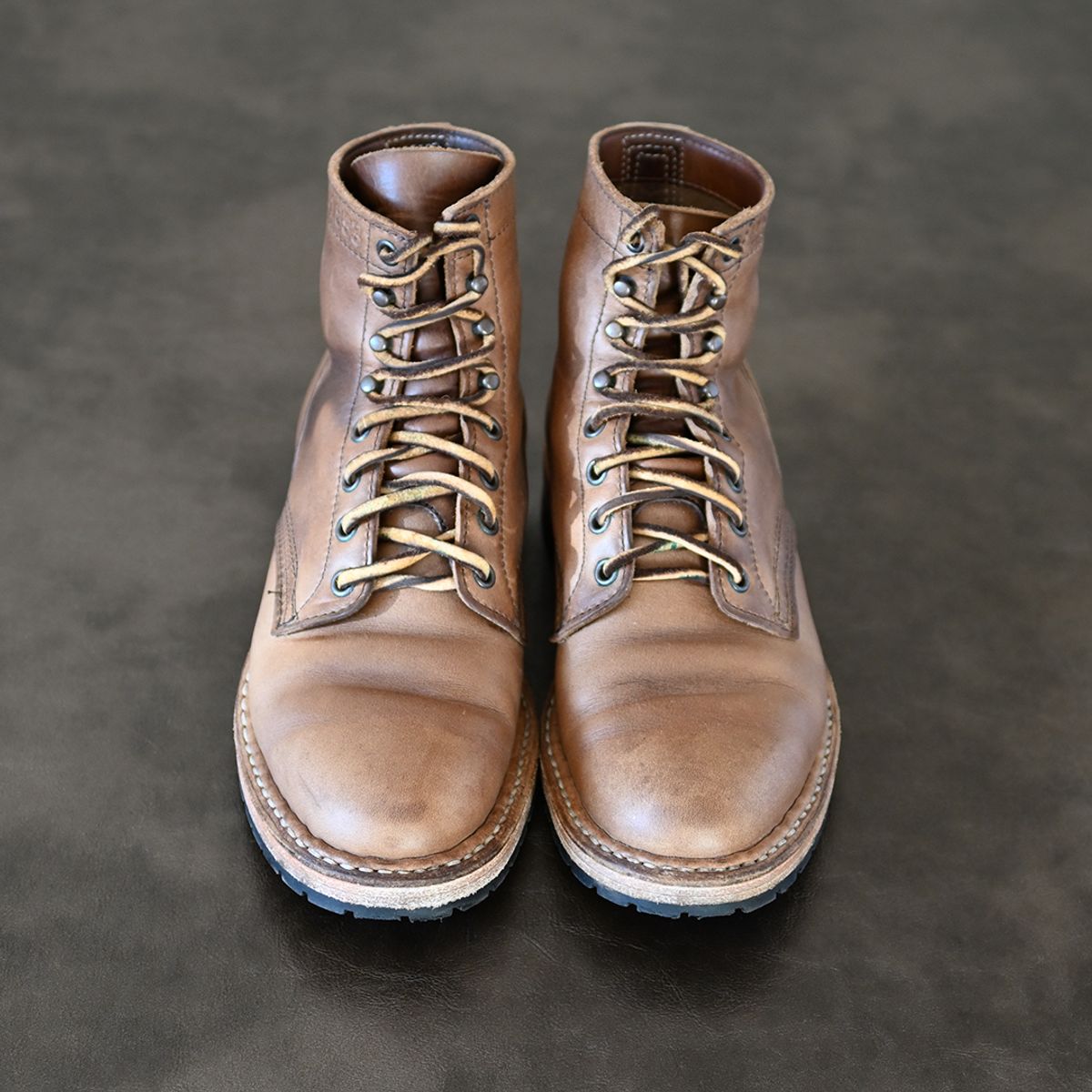 Photo by vasuki_design on January 3, 2024 of the White's MP-Sherman Plain Toe in Horween Natural Chromexcel.