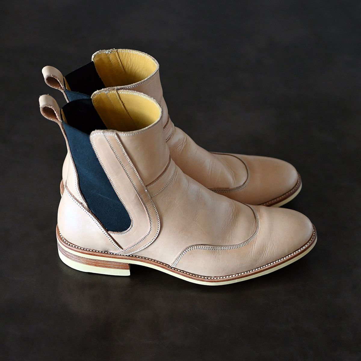 Photo by vasuki_design on November 3, 2023 of the Fortis Boots La Royale in Cisarua Indonesian Natural Vegtan.