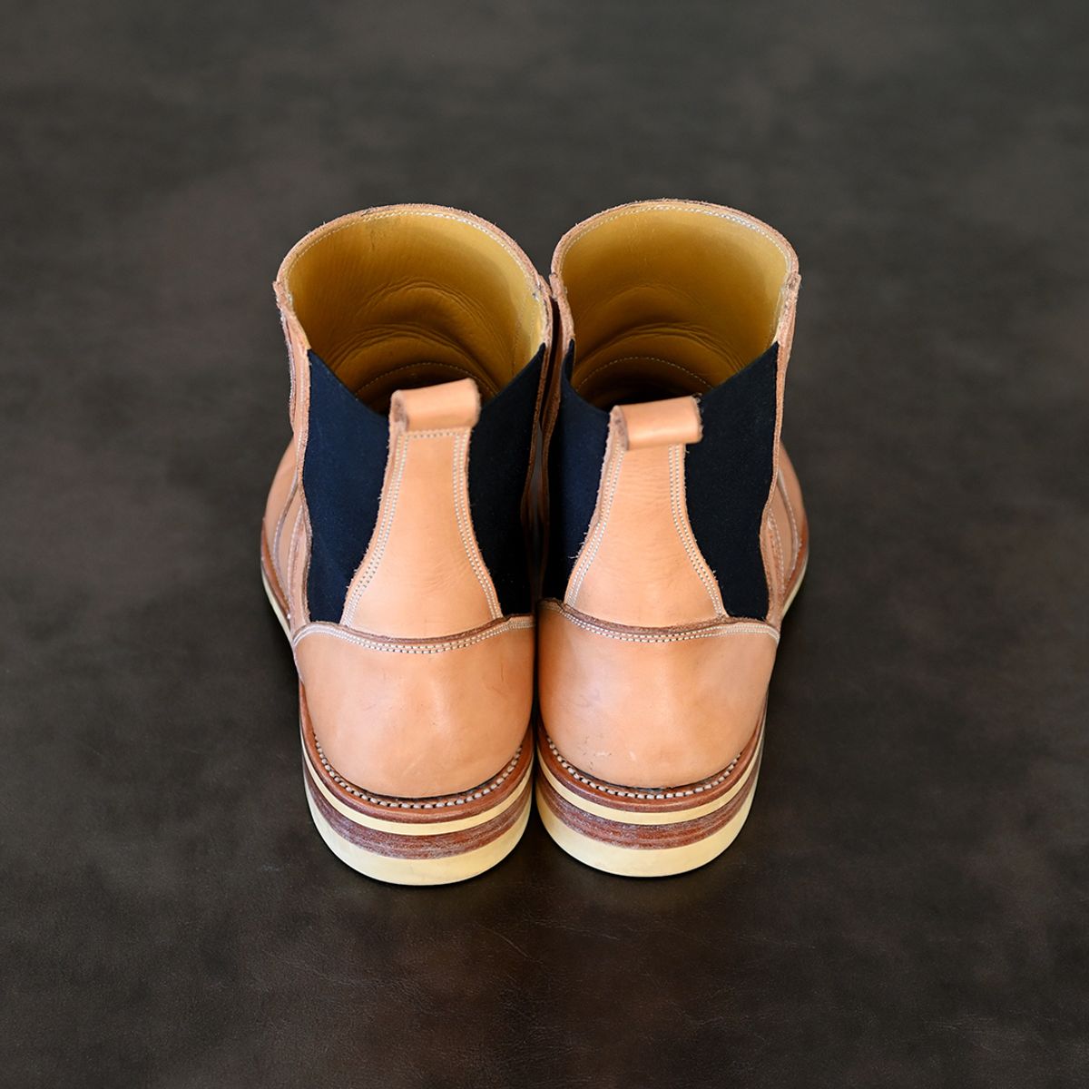 Photo by vasuki_design on January 4, 2024 of the Fortis Boots La Royale in Cisarua Indonesian Natural Vegtan.