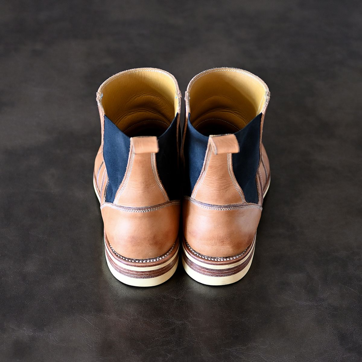 Photo by vasuki_design on March 1, 2024 of the Fortis Boots La Royale in Cisarua Indonesian Natural Vegtan.