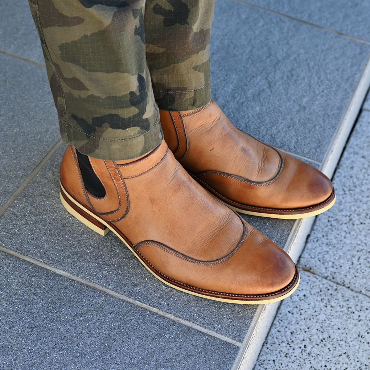 Photo by vasuki_design on April 1, 2024 of the Fortis Boots La Royale in Cisarua Indonesian Natural Vegtan.