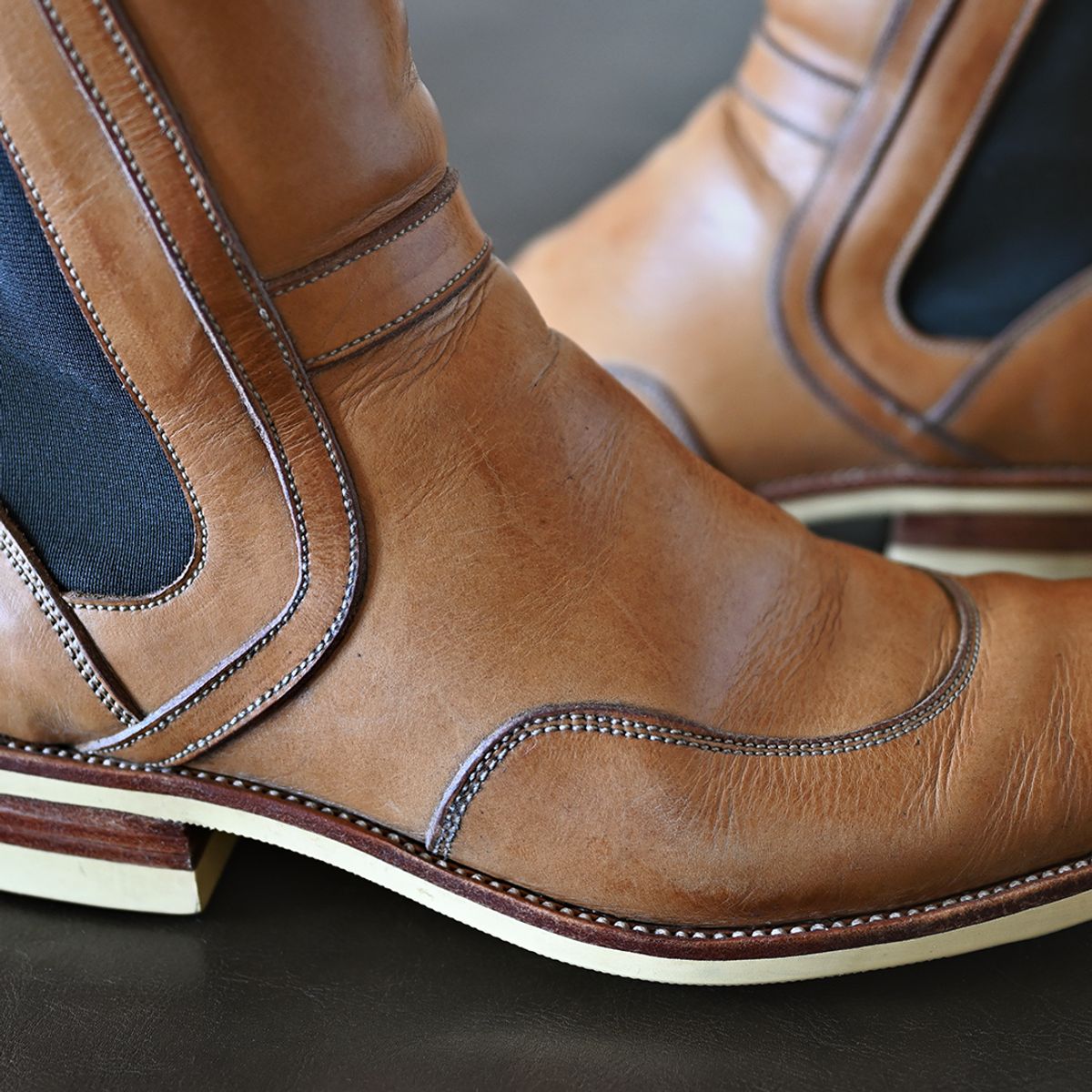 Photo by vasuki_design on March 31, 2024 of the Fortis Boots La Royale in Cisarua Indonesian Natural Vegtan.
