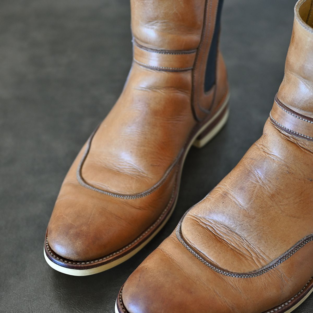 Photo by vasuki_design on March 31, 2024 of the Fortis Boots La Royale in Cisarua Indonesian Natural Vegtan.