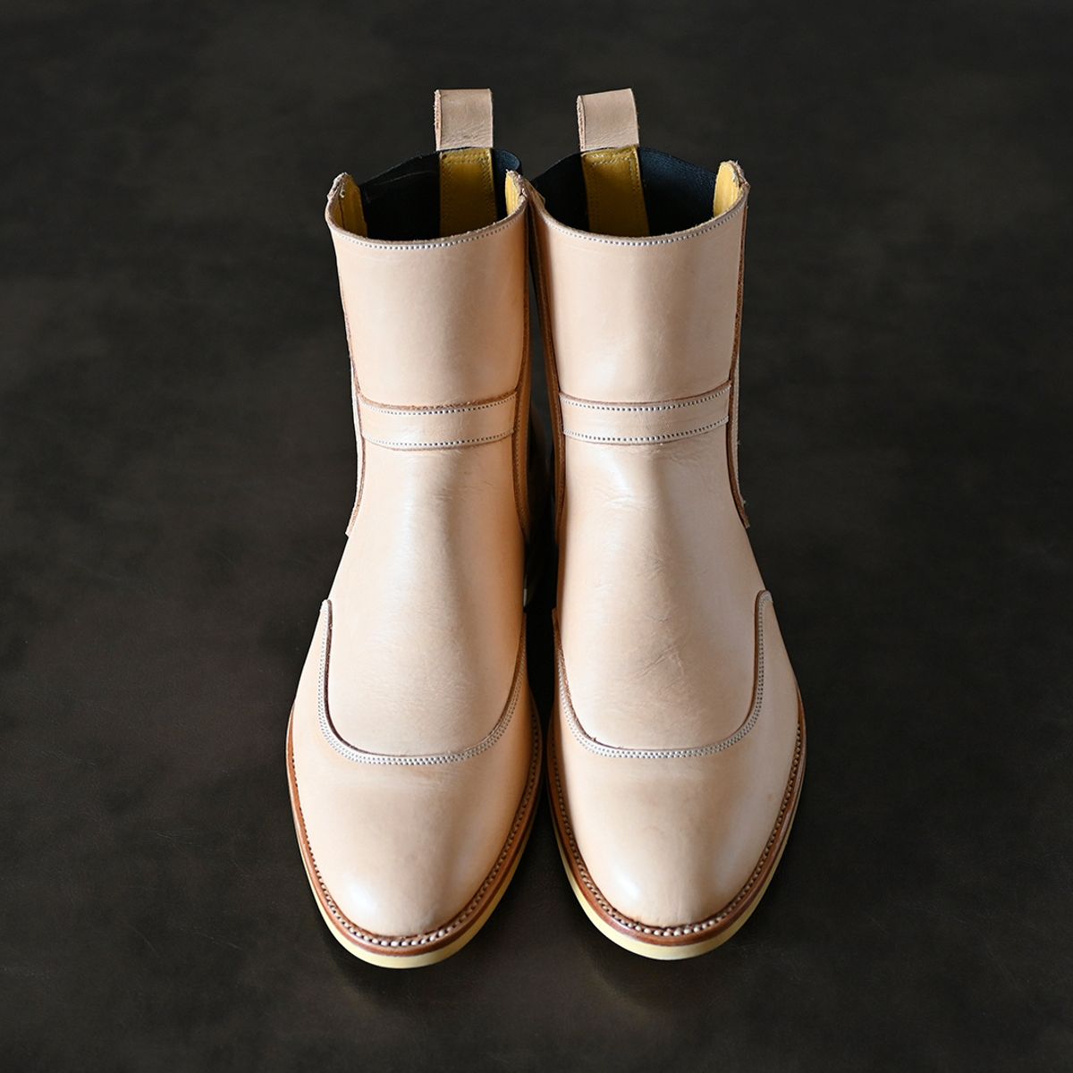 Photo by vasuki_design on October 9, 2023 of the Fortis Boots La Royale in Cisarua Indonesian Natural Vegtan.
