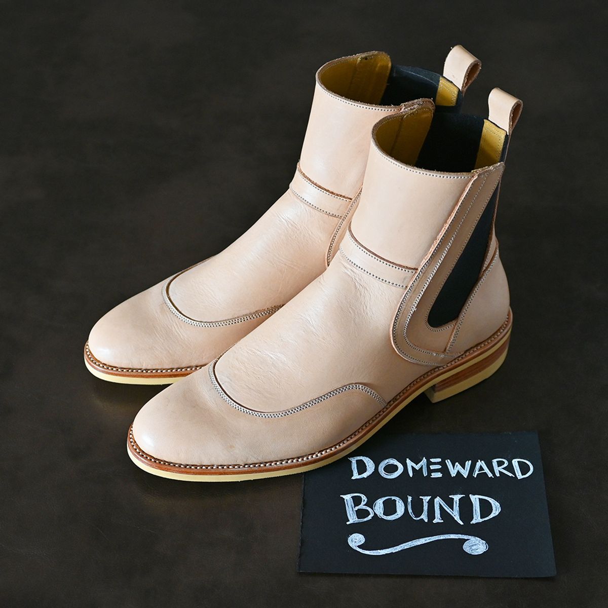 Photo by vasuki_design on October 9, 2023 of the Fortis Boots La Royale in Cisarua Indonesian Natural Vegtan.