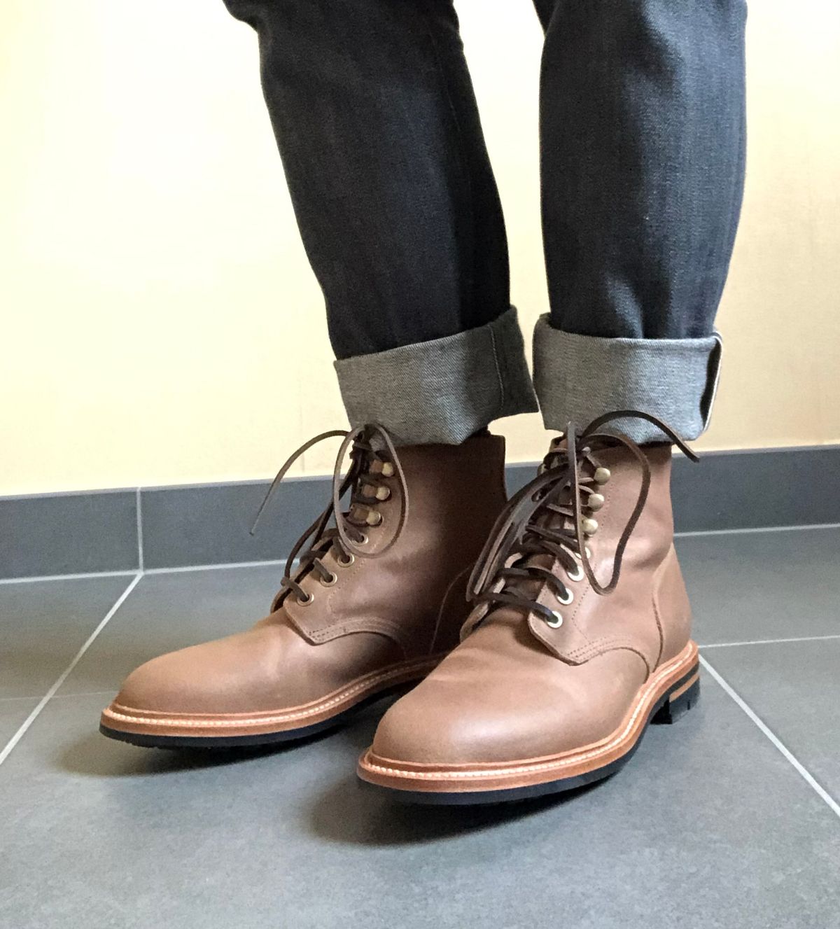 Photo by vasuki_design on October 2, 2022 of the Grant Stone Diesel Boot in C.F. Stead Natural Waxy Commander Suede.